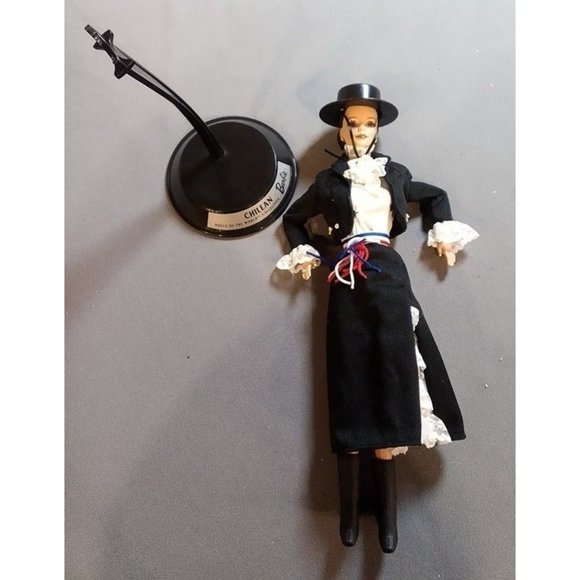 Chilean Collector Barbie Doll‎ 1998 with Stand -No Box - Picture 1 of 8